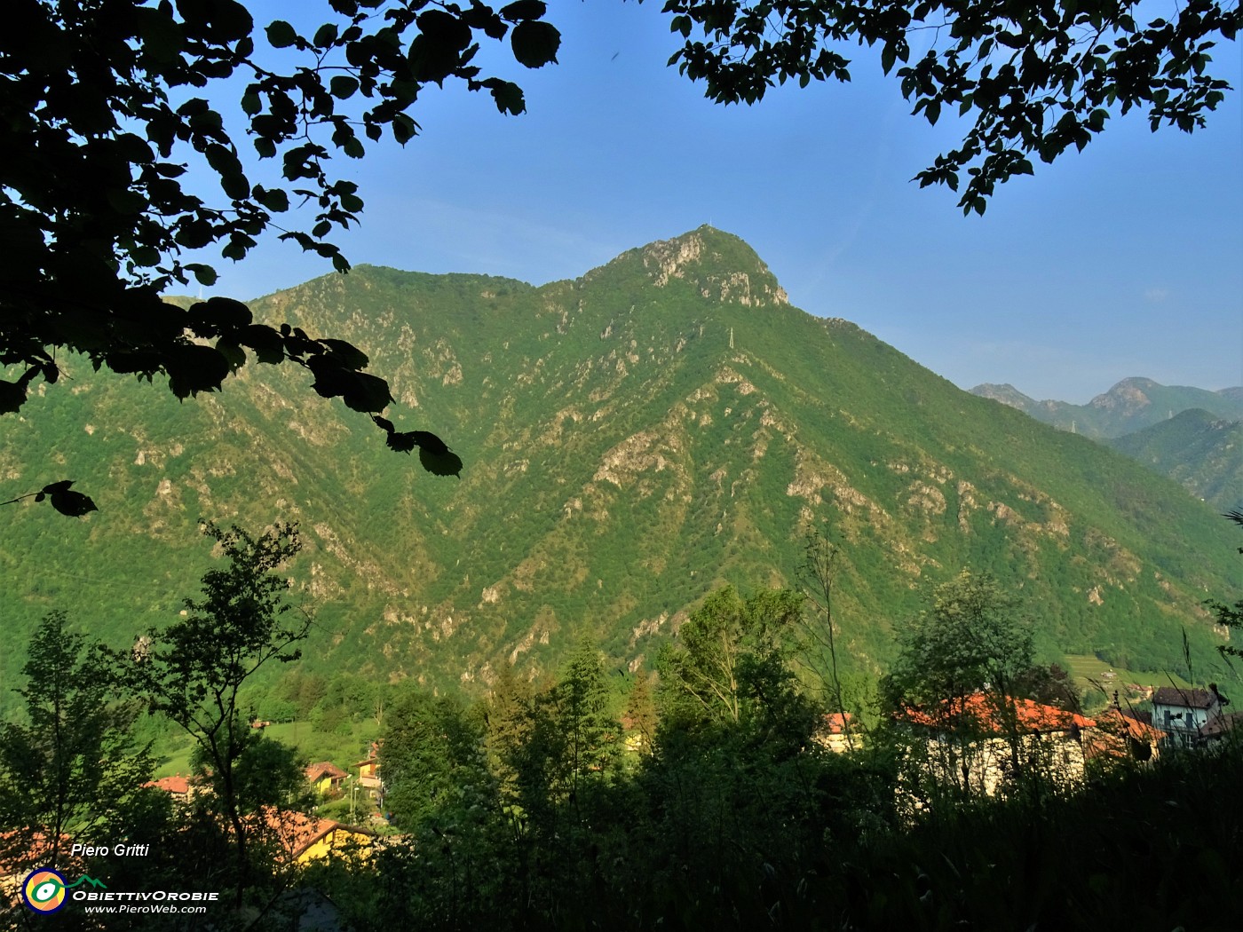 10 Bella vista sul Monte Zucco.JPG